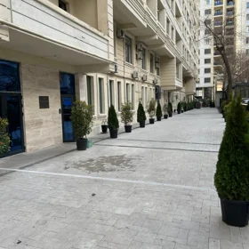 In Baku 135.0 m² apartment is for sale - Image 2