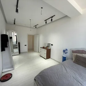 In Baku nan m² apartment is for sale - Image 8