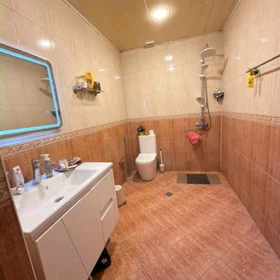 In Baku 93.0 m² apartment is for sale - Image 2