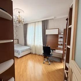 In Baku 130.0 m² apartment is for sale - Image 8