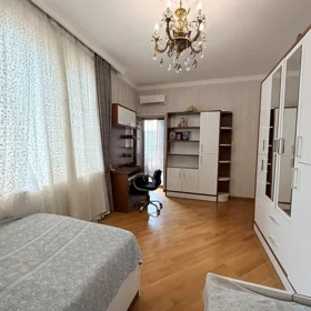 In Baku 130.0 m² apartment is for sale - Image 10
