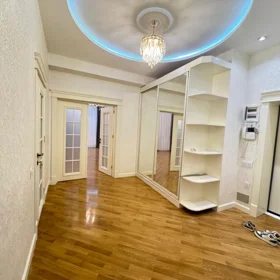 In Baku 156.0 m² apartment is for sale - Image 2