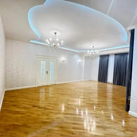 In Baku 156.0 m² apartment is for sale - Image 3