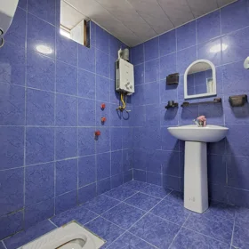 In Baku 75.0 m² house with 3.0 rooms is for sale - Image 4
