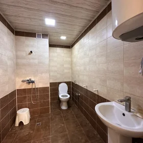 In Baku 70.0 m² apartment is for rent - Image 2