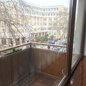 In Baku 140.0 m² apartment is for rent - Image 7