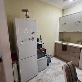 In Baku 140.0 m² apartment is for rent - Image 9