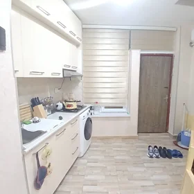 In Baku 70.0 m² apartment is for rent - Image 8