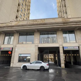 In Baku 98.0 m² apartment is for sale - Image 3