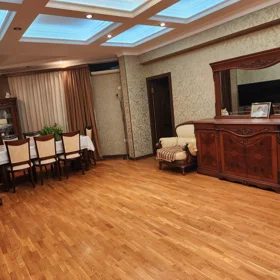 In Baku 210.0 m² apartment is for rent - Image 4