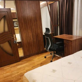 In Baku 210.0 m² apartment is for rent - Image 9