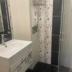 In Baku 70.0 m² apartment is for sale - Image 10