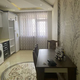 In Baku 140.0 m² apartment is for rent - Image 8