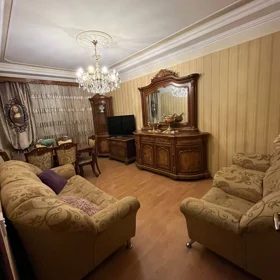 In Baku 70.0 m² apartment is for rent - Image 3