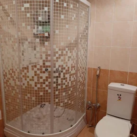 In Baku 70.0 m² apartment is for rent - Image 9