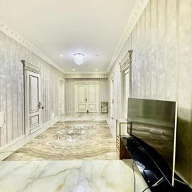 In Baku 210.0 m² apartment is for sale - Image 5