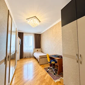 In Baku 96.0 m² apartment is for sale - Image 8