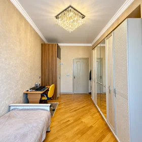 In Baku 96.0 m² apartment is for sale - Image 9