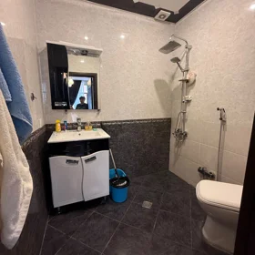 In Baku 126.0 m² apartment is for rent - Image 5