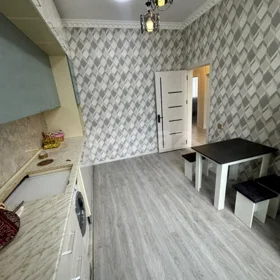 In Baku 100.0 m² house with 3.0 rooms is for rent - Image 2