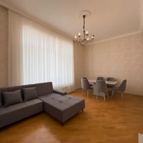 In Baku 90.0 m² apartment is for rent - Image 3