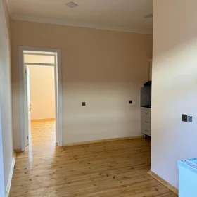 In Baku 35.0 m² house with 2.0 rooms is for rent - Image 2