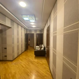 In Baku 104.0 m² apartment is for sale - Image 4