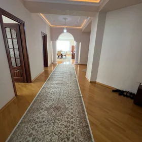 In Baku 167.0 m² apartment is for sale - Image 3