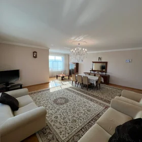 In Baku 167.0 m² apartment is for sale - Image 6