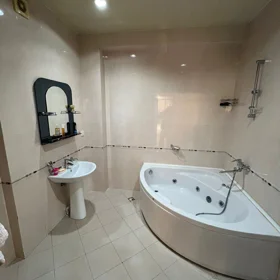 In Baku 167.0 m² apartment is for sale - Image 7
