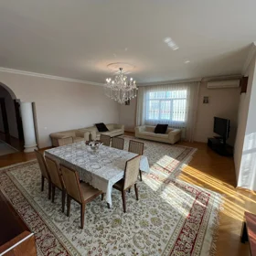 In Baku 167.0 m² apartment is for sale - Image 10