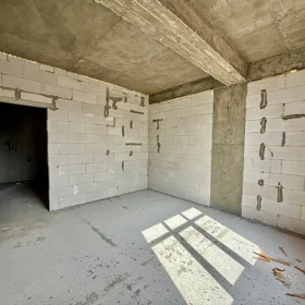 In Baku 127.0 m² apartment is for sale - Image 2