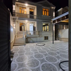 In Baku 200.0 m² house with 7.0 rooms is for sale - Image 4