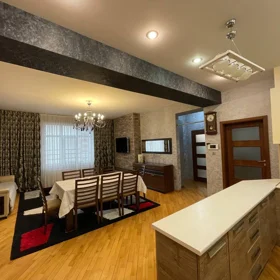 In Baku 85.0 m² apartment is for sale - Image 2