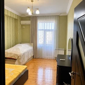 In Baku 90.0 m² apartment is for rent - Image 3