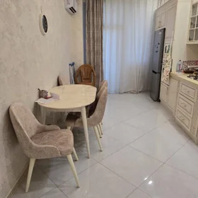 In Baku 90.0 m² apartment is for rent - Image 8