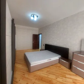 In Baku 85.0 m² apartment is for rent - Image 2