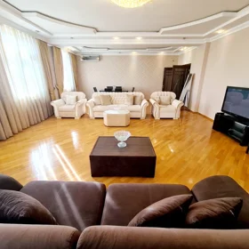 In Baku 178.0 m² apartment is for sale - Image 7