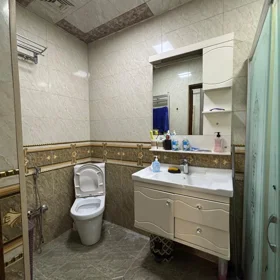In Baku 110.0 m² apartment is for rent - Image 10