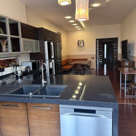 In Baku 400.0 m² apartment is for rent - Image 2