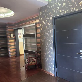 In Baku 400.0 m² apartment is for rent - Image 6