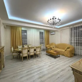 In Baku 140.0 m² apartment is for rent - Image 2