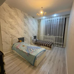 In Baku 140.0 m² apartment is for rent - Image 5