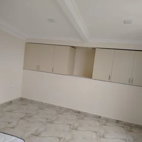 In Binəqədi rayonu 110.0 m² apartment is for sale - Image 2
