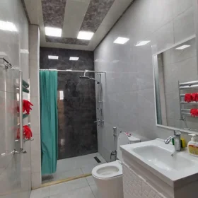 In Binəqədi rayonu 110.0 m² apartment is for sale - Image 5