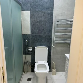 In Baku 70.0 m² apartment is for rent - Image 2