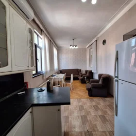 In Baku 200.0 m² apartment is for sale - Image 3