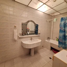 In Baku 200.0 m² apartment is for sale - Image 7