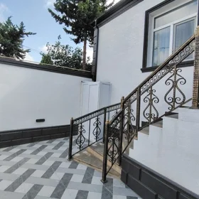 In Baku 120.0 m² house with 4.0 rooms is for sale - Image 9