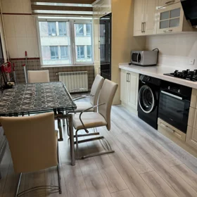 In Baku 135.0 m² apartment is for rent - Image 2